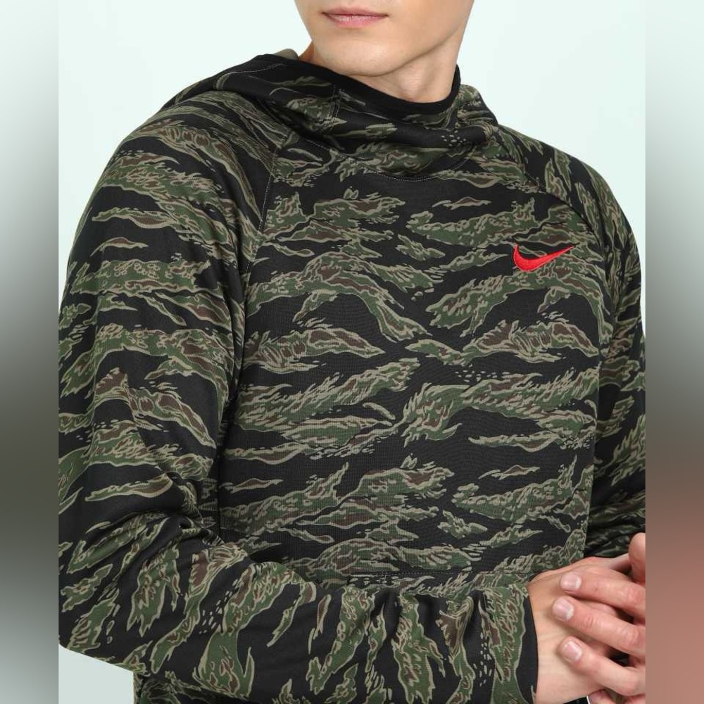 Nike Men’s Camo Pullover